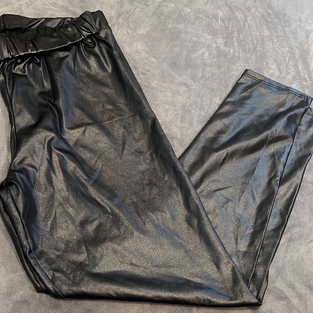 Boohoo black, shiny stretchy’s